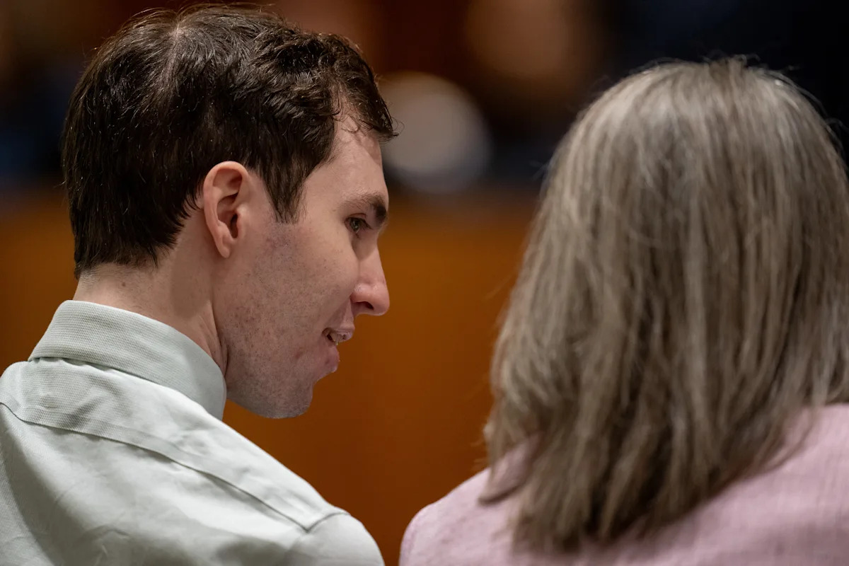 Juiz decidirá se uma audiência importante para o homem acusado de matar Charlie Kirk será pública