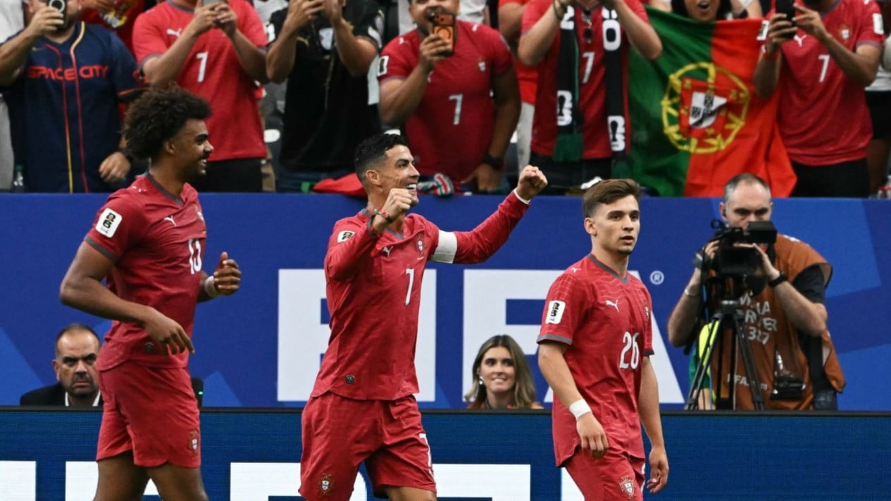 Keto! Cristiano Ronaldo Enggan Bahas Messi Usai Cetak Brace: Saya Tidak Peduli