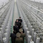 Kim da Coreia do Norte pede expansão nuclear “exponencial” após inspecionar nova usina, diz KCNA