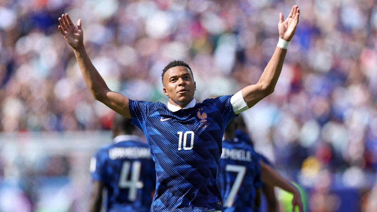 Kylian Mbappe ultrapassa Lionel Messi e Pelé em gols na Copa do Mundo da FIFA