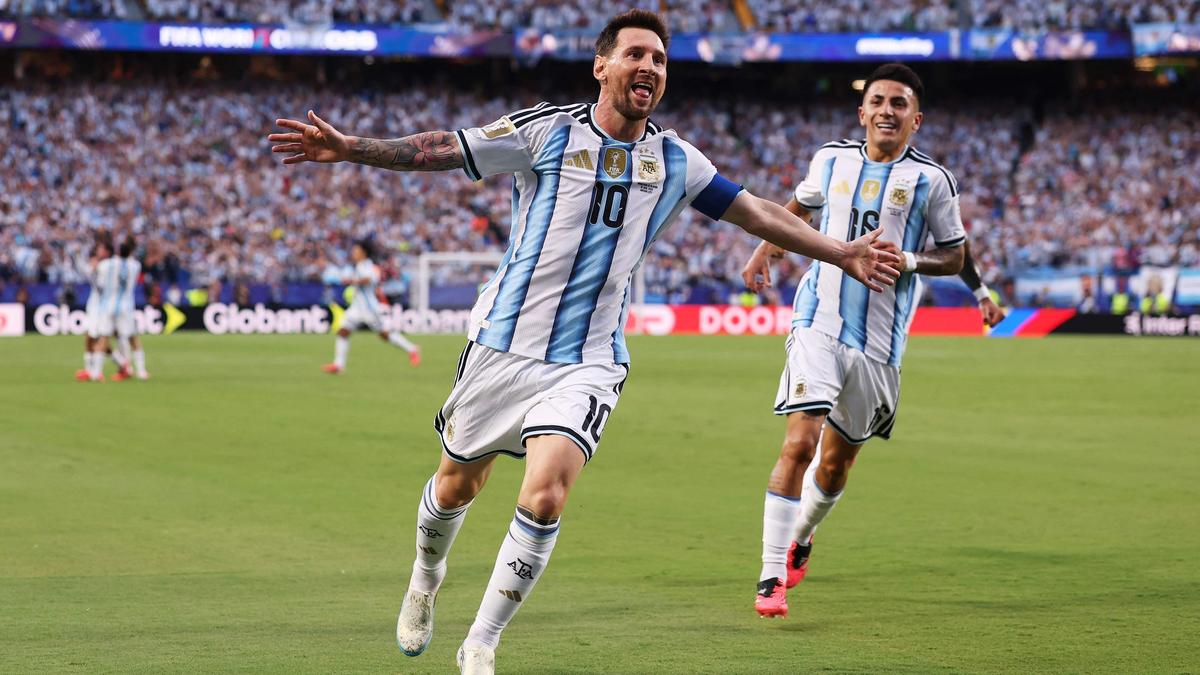 Lionel Messi se aproxima do recorde de Cristiano Ronaldo com gol na Argentina x Argélia na Copa do Mundo FIFA 2026