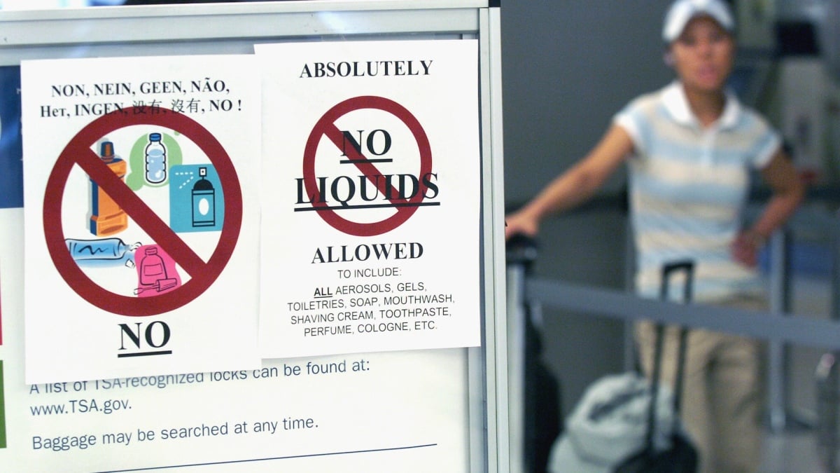Líquidos em um avião? Novos scanners de aeroporto tornam isso possível.