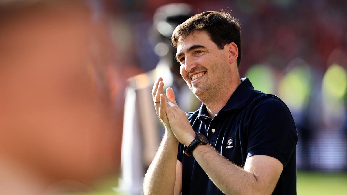 Liverpool nomeia Andoni Iraola, ex-técnico do Bournemouth, como técnico