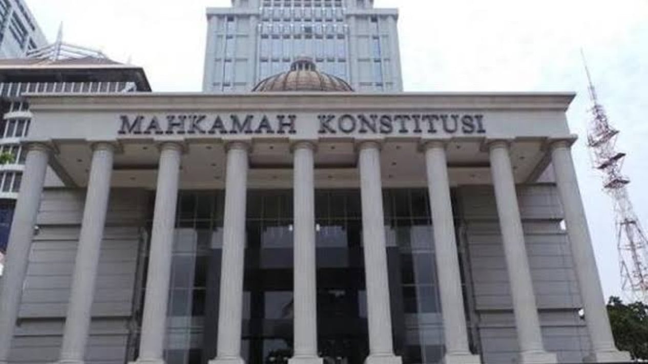 MK: Syarat Mínimo Usia Calon Kepala Desa Tetap 25 Tahun