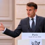 Macron diz que Marinha Francesa embarcou em petroleiro ligado à Rússia