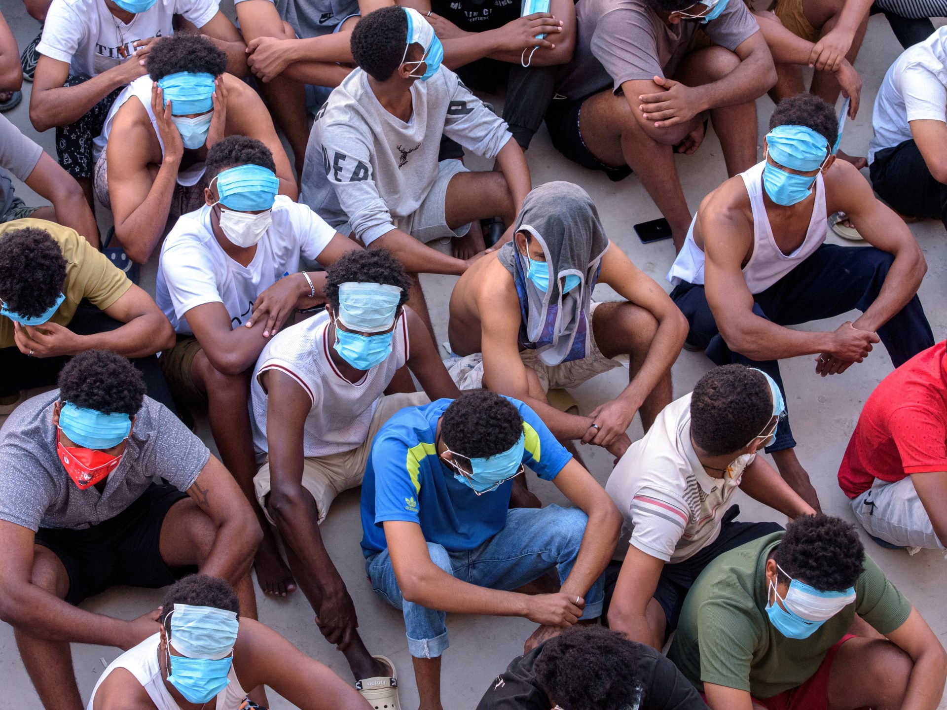 Mais de 5.300 pessoas ainda detidas em centros fraudulentos de Mianmar: grupo de direitos humanos