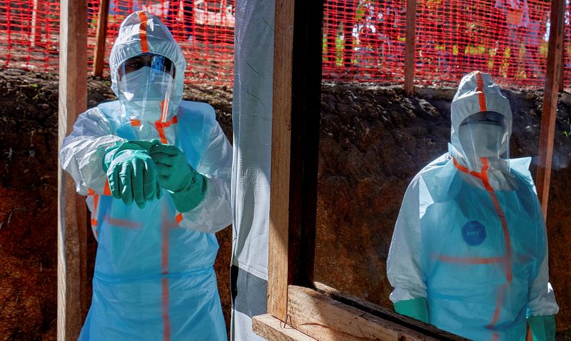 Mais de 70 médicos congoleses infectados com Ebola desde o início do surto, diz OMS