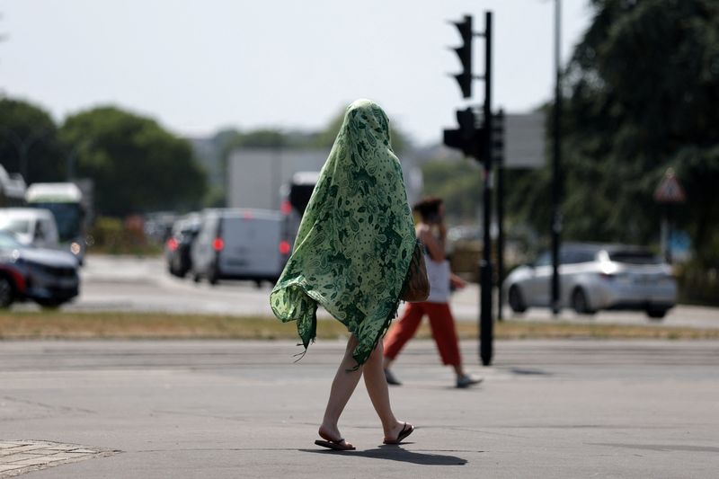 Mais registros de calor são esperados à medida que a onda de calor mortal ‘Ômega’ atinge a Europa