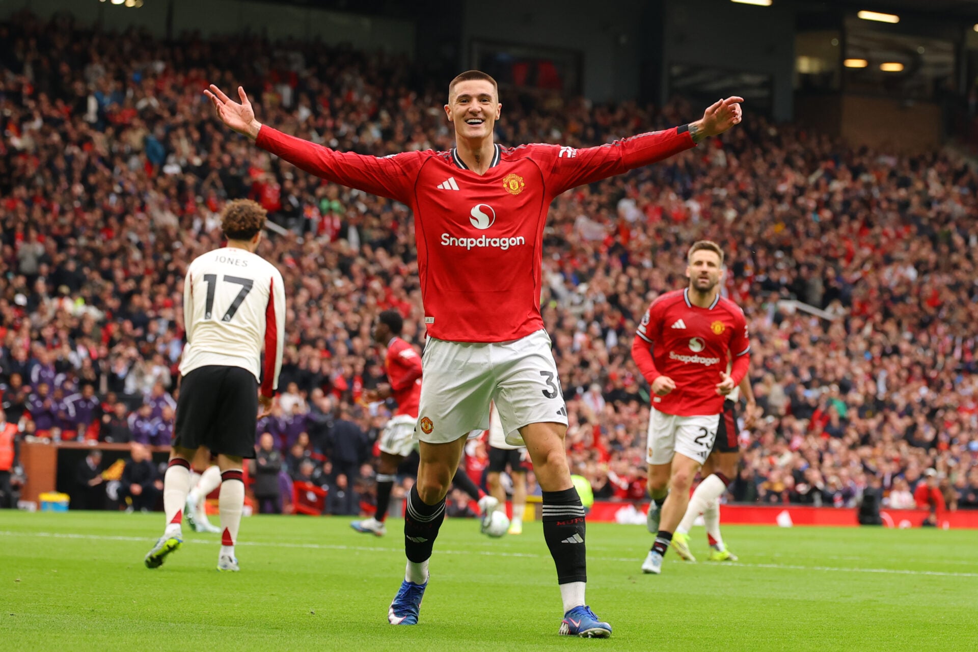 Man Utd avaliando mudança para atacante de 6'3 ″ para ajudar Sesko, ele conseguiu dois dígitos na temporada passada