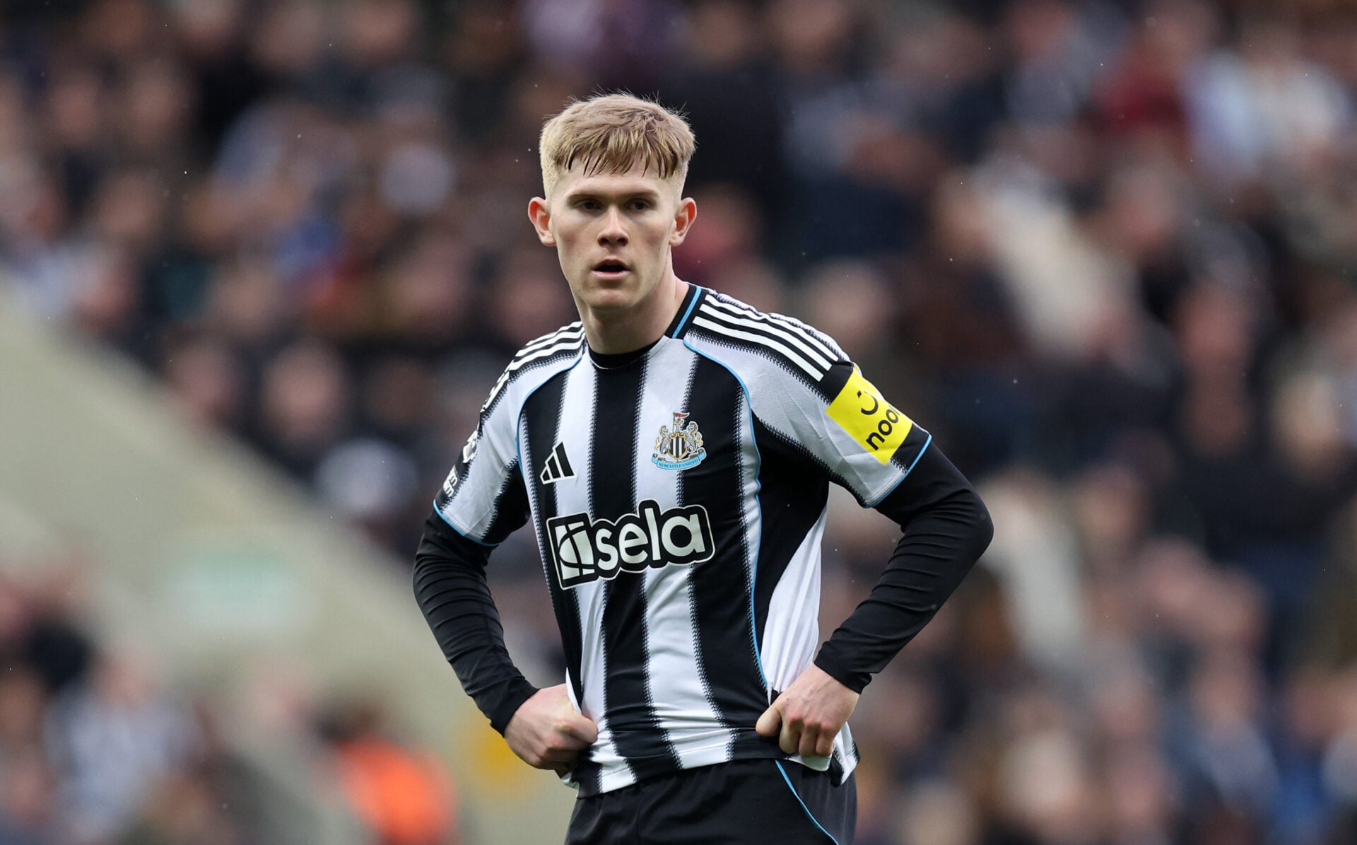 Man Utd descobre o preço de Lewis Hall após a venda de Anthony Gordon do Newcastle e deve forçar uma mudança de plano