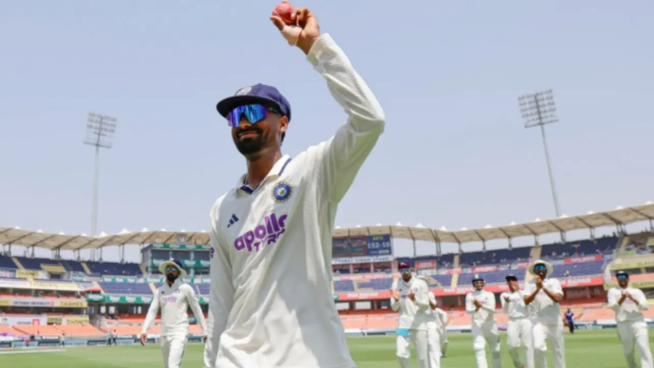Manav Suthar reivindica a primeira conquista de cinco postigos para Warwickshire contra Somerset