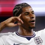 Marcus Rashford acaba de igualar o recorde de Sir Bobby Charlton para a Inglaterra