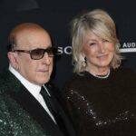 Martha Stewart compartilha comovente homenagem a Clive Davis após sua morte aos 94 anos