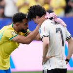 Futebol - Copa do Mundo FIFA 2026 - Rodadas de 32 - Brasil x Japão - Houston Stadium, Houston, Texas, EUA - 29 de junho de 2026 Kaishu Sano do Japão comemora seu primeiro gol REUTERS/Annegret Hilse