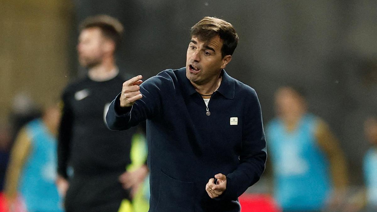 Martinez Novell substitui Hjulmand como treinador do Leverkusen