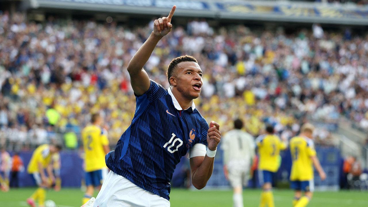 Mbappe duas vezes enquanto a França ultrapassava a Suécia e marcava as oitavas de final da Copa do Mundo