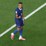Mbappé marca dois gols na vitória da França sobre o Iraque na Copa do Mundo após atraso de duas horas devido à tempestade