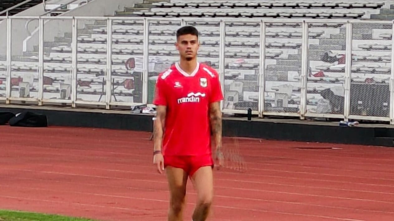 Mees Hilgers Hilang de Latihan FC Twente, Media Belanda Ungkap Sang Bek Malah Asyik Pacaran
