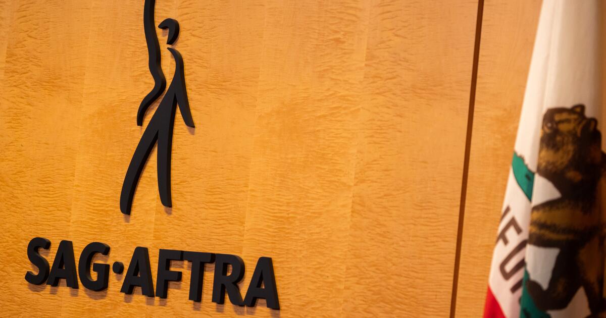 Membros do SAG-AFTRA aprovam acordo com grandes estúdios