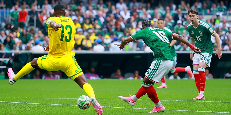 México x África do Sul AO VIVO: O primeiro gol da Copa do Mundo é marcado após apenas NOVE minutos, quando Shakira e Burna Boy iniciam o torneio em grande estilo