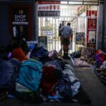 Migrantes africanos com raízes profundas na África do Sul fogem de ataques xenófobos