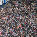 Milhares de pessoas participam de manifestação antirracismo em Belfast