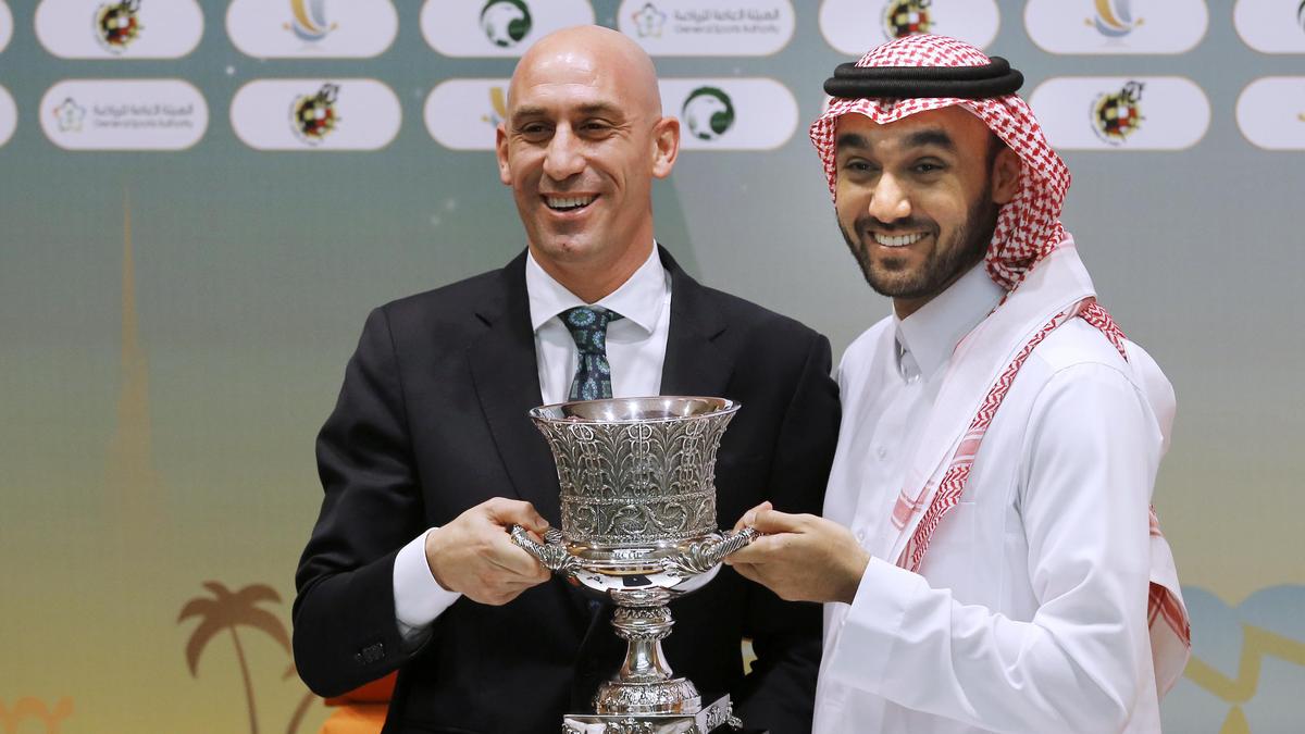 Ministro dos Esportes da Arábia Saudita promete Copa do Mundo de 2034 acessível e segura