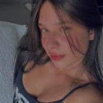 Tragicamente, a vítima, cujo nome local é Maria Eduarda Rodrigues de Freitas, postou fotos de suas pulseiras de salto e da ponte momentos antes do incidente.