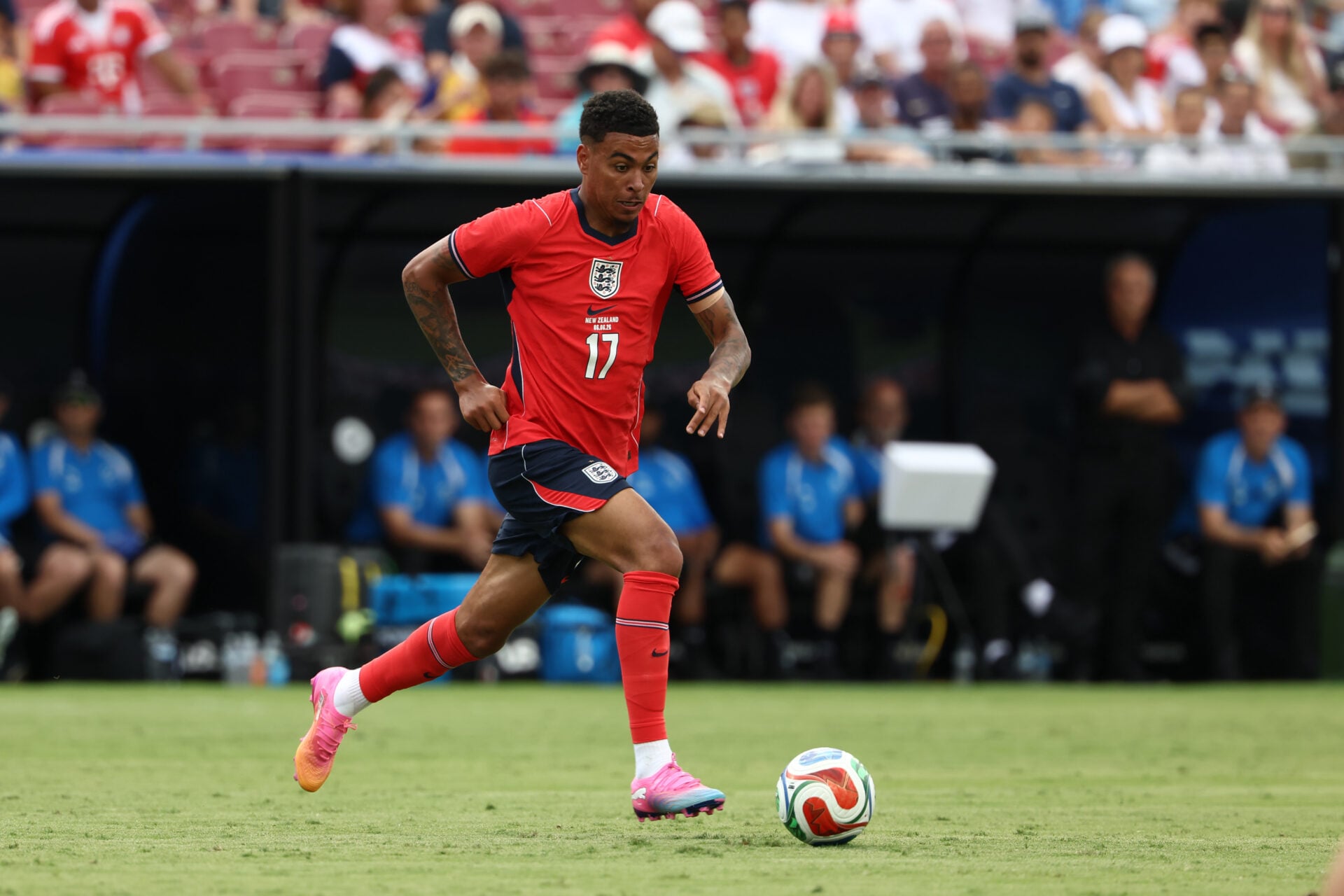 Morgan Rogers, vinculado ao Man Utd, atraindo o interesse de mais três clubes enquanto o Aston Villa deixava sua posição 'clara'