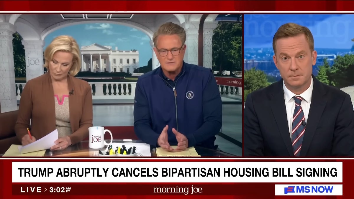 'Morning Joe' espeta a lei SAVE de Trump que exige pura 'supressão eleitoral' | Vídeo