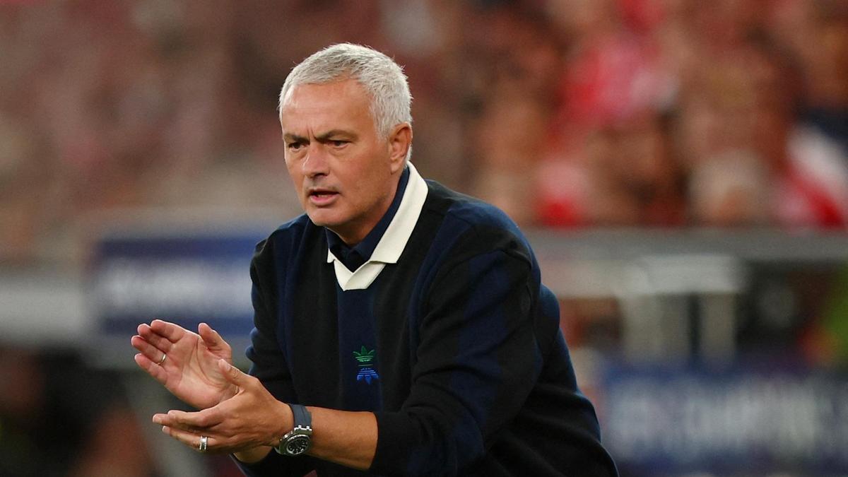 Mourinho apresenta queixa sobre sanções da Federação Turca de Futebol
