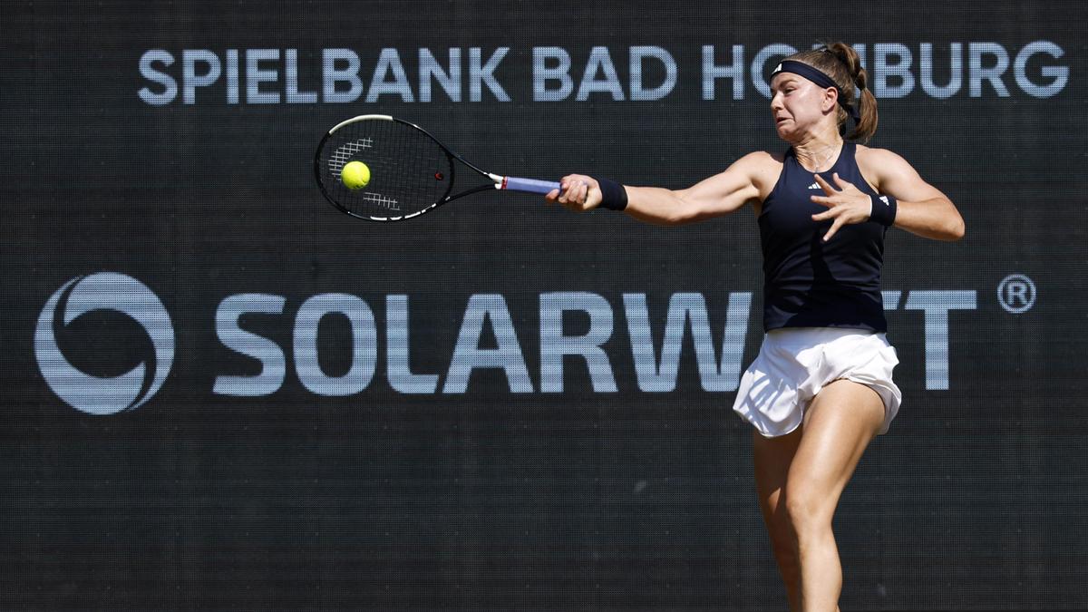 Muchova vence o aquecimento de Wimbledon após vitória fácil em Osaka em Bad Homburg