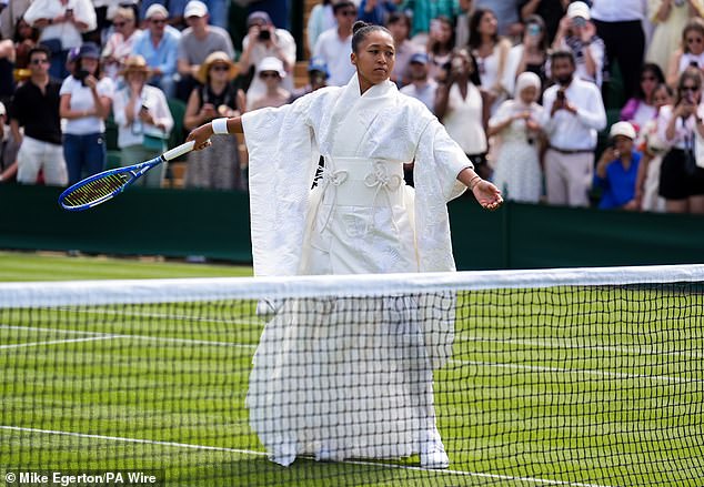 Naomi Osaka trouxe seu 'desfile de moda' para Wimbledon na tarde de segunda-feira