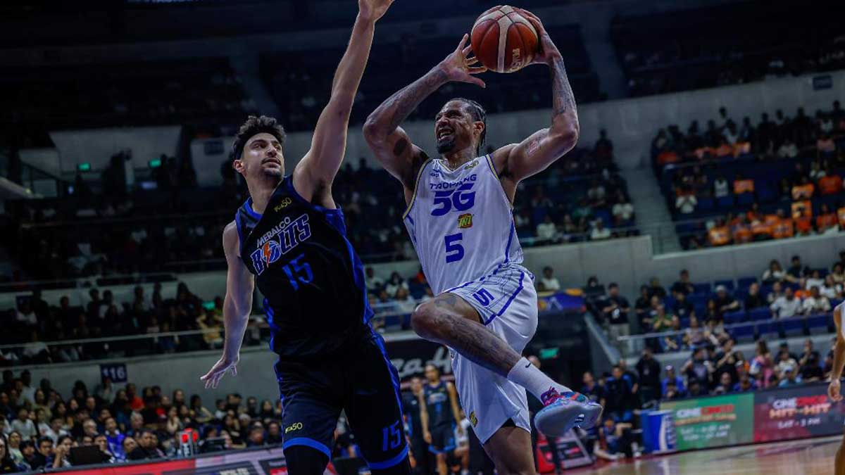Chris McCullough (à direita) tem a chance de ganhar um segundo título do PBA com um time diferente. - IMAGENS PBA