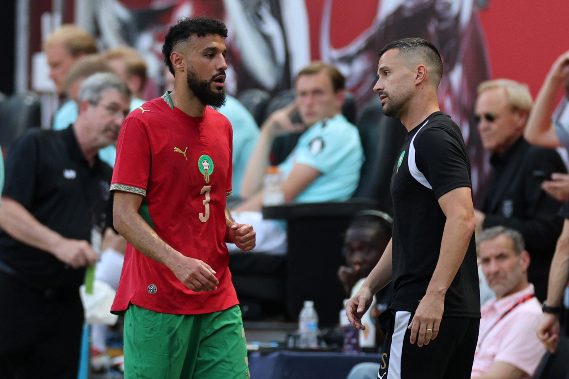 Noussair Mazraoui sofre lesão dias antes do início da campanha do Marrocos na Copa do Mundo