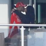 Kim Kardashian beija Lewis Hamilton em seu iate de luxo após participar do GP de Mônaco