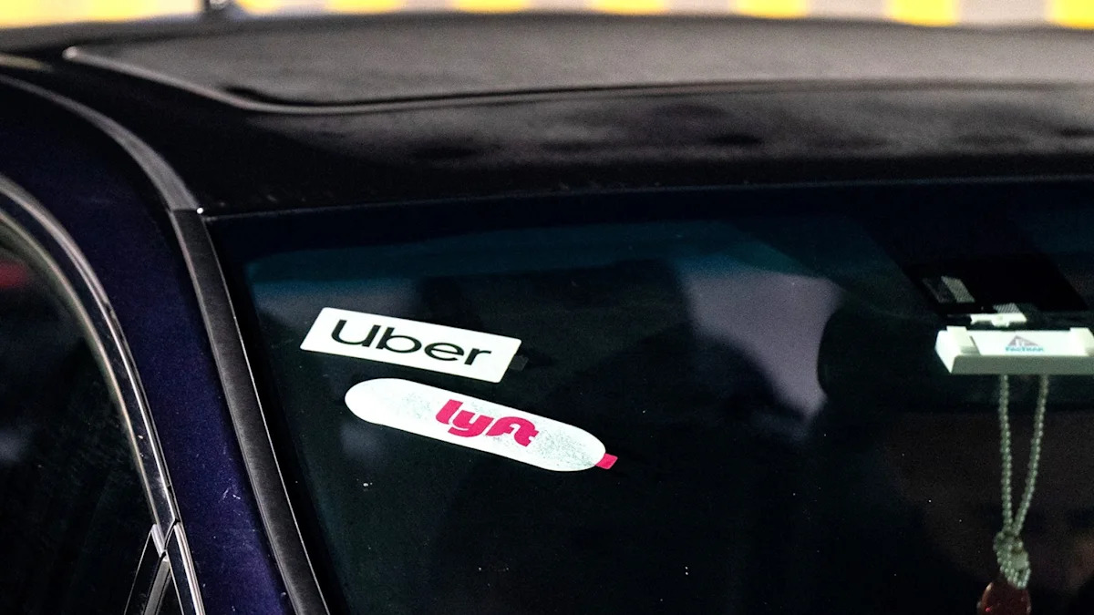 Novo estudo levanta questões sobre preços de viagens de Uber e Lyft