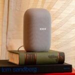 Alto-falante Google Home em porcelana.