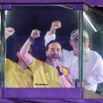 Apoiadores do candidato presidencial de direita da Colômbia, Abelardo De La Espriella, se reúnem para comemorar após os resultados do segundo turno preliminar contra o candidato de esquerda Ivan Cepeda, em Bogotá, Colômbia, 21 de junho de 2026. REUTERS/Juan David Duque REFILE - REPETIÇÃO DE QUALIDADE
