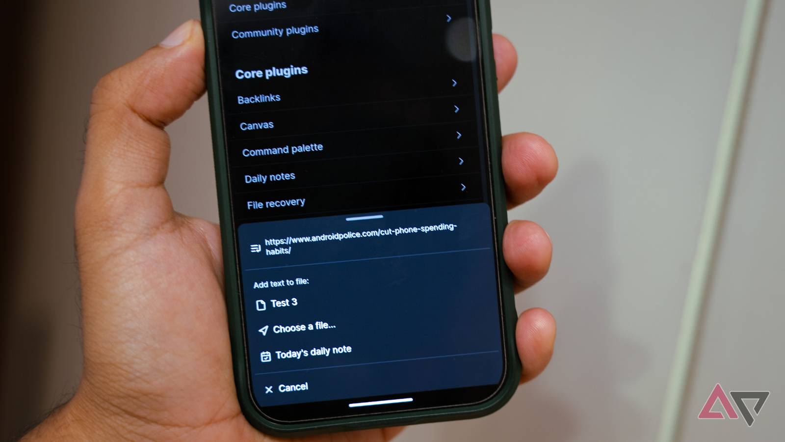 Janela do Google Chrome com a extensão Obsidian Web Clipper aberta e vários ícones Obsidian flutuando.