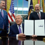 O arquivo de Trump mostra que ele recebeu cerca de US$ 1,2 bilhão de empresas de criptografia no ano passado