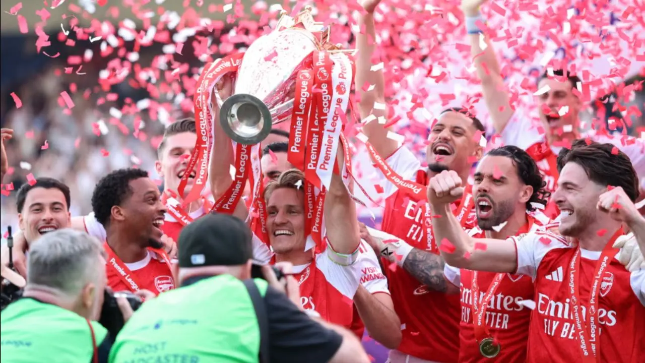 O atual campeão Arsenal recebe o Coventry City na estreia da Premier League