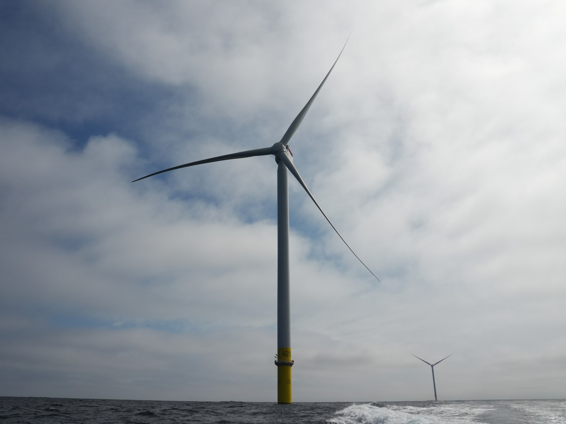 O cancelamento de projetos de energia eólica pelo administrador Trump causa turbulência nos negócios