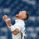O capitão da Inglaterra, Stokes, em ação por Durham enquanto o recall do teste se aproxima