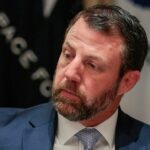 O chefe da Segurança Interna dos EUA não vê necessidade de interromper o processamento de voos internacionais no Aeroporto de Newark