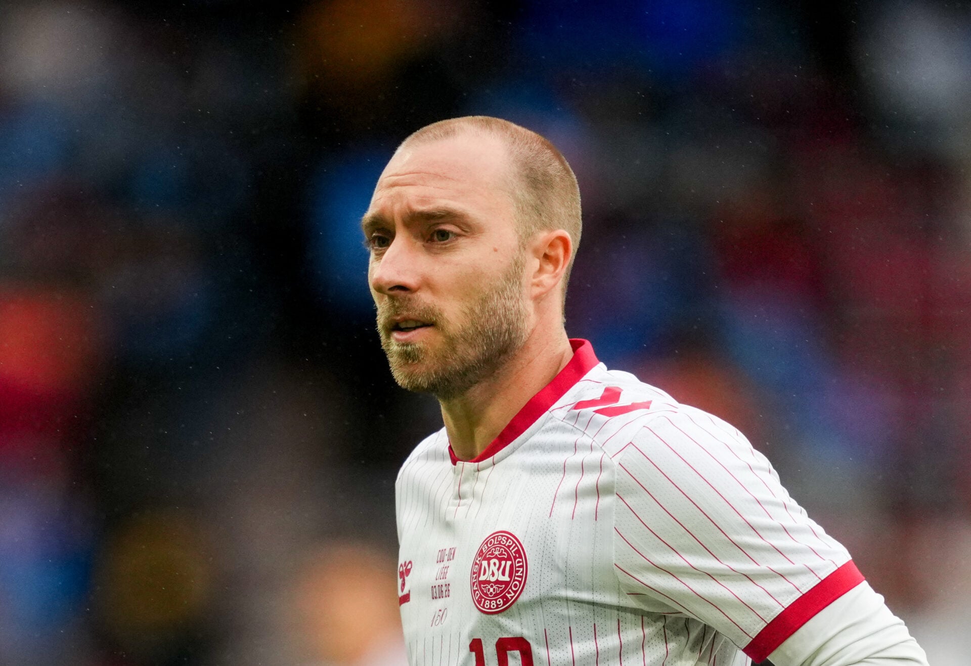 O colapso de Christian Eriksen força o jogo da Dinamarca a ser abandonado após o gol maravilhoso de Patrick Dorgu