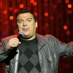 O comediante de 'Mind of Mencia' Carlos Mencia é preso sob suspeita de evasão fiscal criminosa, anuncia o promotor do condado de LA