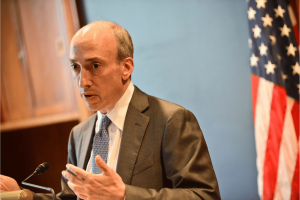 O ex-presidente da Comissão de Negociação de Futuros de Commodities dos EUA, Gary Gensler. O ex-presidente da CFTC, Gary Gensler, insta o tribunal de apelações a rejeitar as reivindicações federais de apostas esportivas de Kalshi