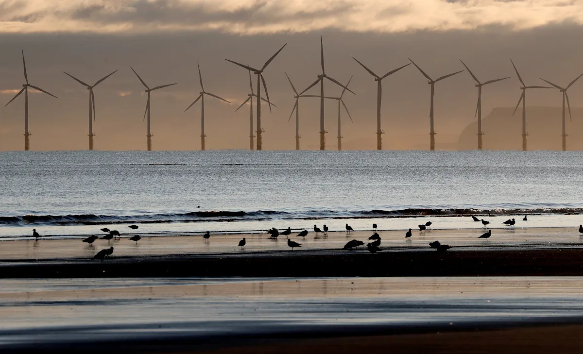 O governo do Reino Unido estabeleceu uma meta de redução de 87% nas emissões de carbono até 2042