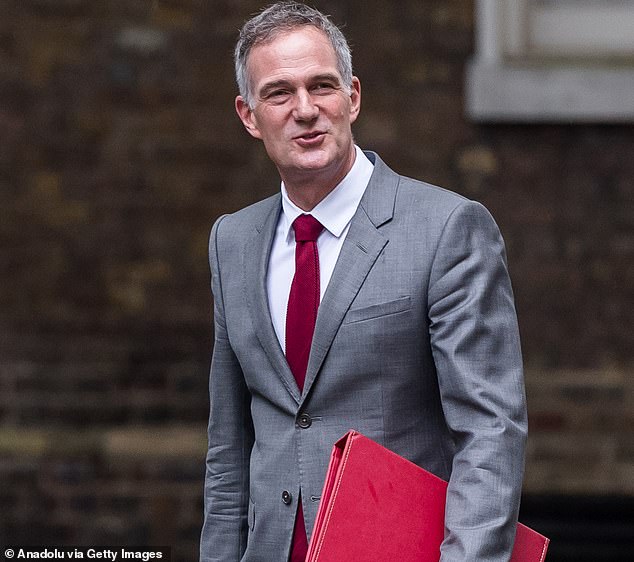 Peter Kyle, o secretário de negócios, alertou que “o direito não é uma qualificação para a liderança” em comentários que pareciam ser dirigidos a Andy Burnham
